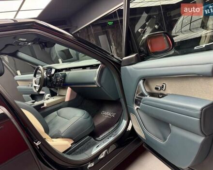 Ленд Ровер Рендж Ровер 2023 в Киеве на Automoto.ua Черный Ленд Ровер Рендж Ровер, объемом двигателя 4.4 л и пробегом 33 тыс. км за 278800 $, фото 53 на Automoto.ua