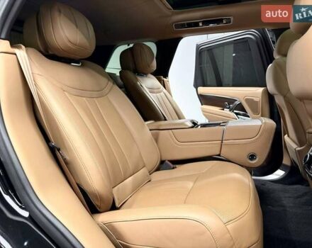 Ленд Ровер Рендж Ровер 2023 в Киеве на Automoto.ua Черный Ленд Ровер Рендж Ровер, объемом двигателя 3 л и пробегом 29 тыс. км за 187800 $, фото 54 на Automoto.ua