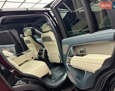Ленд Ровер Рендж Ровер 2023 в Киеве на Automoto.ua Черный Ленд Ровер Рендж Ровер, объемом двигателя 4.4 л и пробегом 33 тыс. км за 278800 $, фото 45 на Automoto.ua