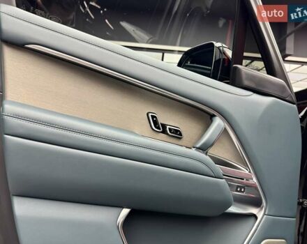 Ленд Ровер Рендж Ровер 2023 в Киеве на Automoto.ua Черный Ленд Ровер Рендж Ровер, объемом двигателя 4.4 л и пробегом 33 тыс. км за 278800 $, фото 25 на Automoto.ua