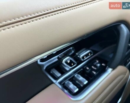 Чорний Ленд Ровер Рендж Ровер, об'ємом двигуна 3 л та пробігом 40 тис. км за 177333 $, фото 25 на Automoto.ua