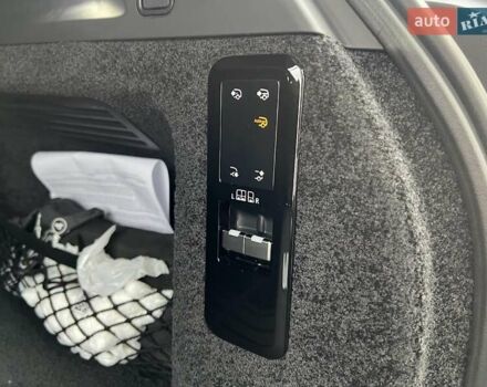 Чорний Ленд Ровер Рендж Ровер, об'ємом двигуна 3 л та пробігом 9 тис. км за 198000 $, фото 30 на Automoto.ua