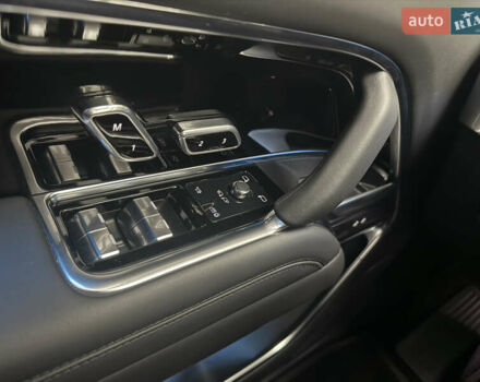 Чорний Ленд Ровер Рендж Ровер, об'ємом двигуна 4.4 л та пробігом 25 тис. км за 165000 $, фото 4 на Automoto.ua