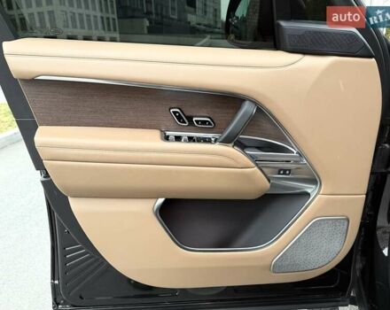 Чорний Ленд Ровер Рендж Ровер, об'ємом двигуна 4.39 л та пробігом 19 тис. км за 225000 $, фото 19 на Automoto.ua