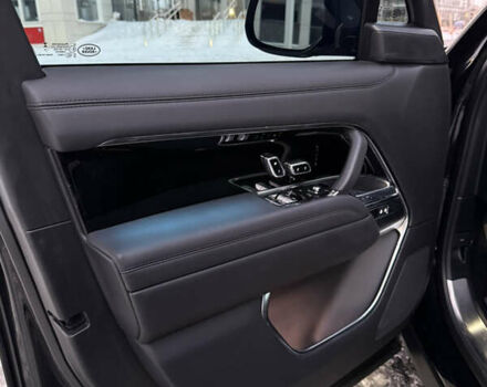 Чорний Ленд Ровер Рендж Ровер, об'ємом двигуна 4.39 л та пробігом 8 тис. км за 190000 $, фото 13 на Automoto.ua