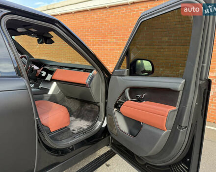 Черный Ленд Ровер Рендж Ровер, объемом двигателя 4.39 л и пробегом 27 тыс. км за 285000 $, фото 64 на Automoto.ua