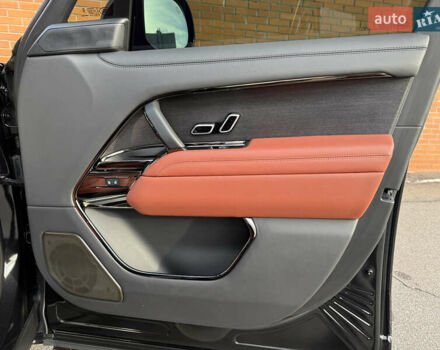 Черный Ленд Ровер Рендж Ровер, объемом двигателя 4.39 л и пробегом 27 тыс. км за 285000 $, фото 69 на Automoto.ua