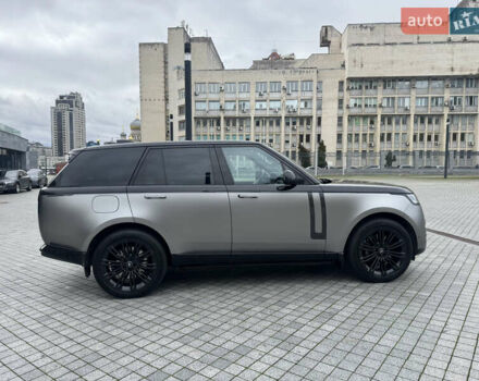 Ленд Ровер Рендж Ровер 2024 в Киеве на Automoto.ua Черный Ленд Ровер Рендж Ровер, объемом двигателя 4.39 л и пробегом 57 тыс. км за 205000 $, фото 7 на Automoto.ua