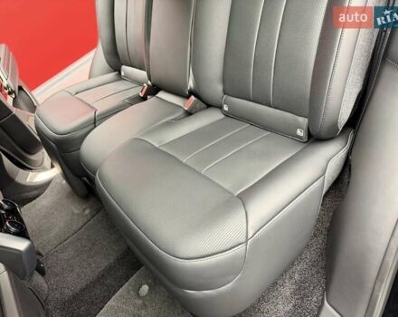 Чорний Ленд Ровер Рендж Ровер, об'ємом двигуна 4.4 л та пробігом 26 тис. км за 285000 $, фото 41 на Automoto.ua