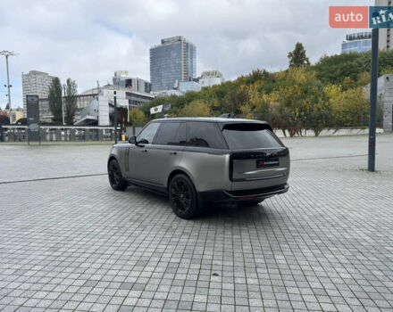 Ленд Ровер Рендж Ровер 2024 в Киеве на Automoto.ua Черный Ленд Ровер Рендж Ровер, объемом двигателя 4.39 л и пробегом 57 тыс. км за 205000 $, фото 4 на Automoto.ua