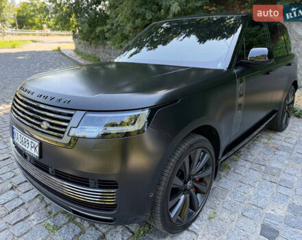Ленд Ровер Рендж Ровер 2024 в Киеве на Automoto.ua Черный Ленд Ровер Рендж Ровер, объемом двигателя 4.39 л и пробегом 23 тыс. км за 295000 $, фото 1 на Automoto.ua