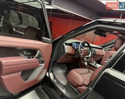 Чорний Ленд Ровер Рендж Ровер, об'ємом двигуна 4.4 л та пробігом 10 тис. км за 224900 $, фото 23 на Automoto.ua