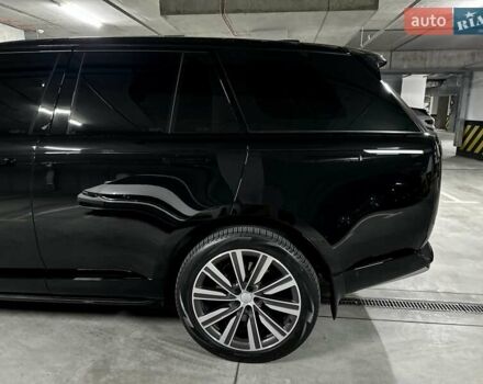 Ленд Ровер Рендж Ровер 2024 в Днепре (Днепропетровске) на Automoto.ua Черный Ленд Ровер Рендж Ровер, объемом двигателя 4.39 л и пробегом 19 тыс. км за 215000 $, фото 4 на Automoto.ua