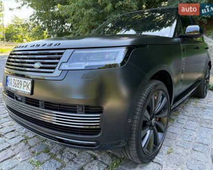 Ленд Ровер Рендж Ровер 2024 в Киеве на Automoto.ua Черный Ленд Ровер Рендж Ровер, объемом двигателя 4.39 л и пробегом 23 тыс. км за 295000 $, фото 2 на Automoto.ua