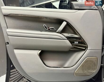 Чорний Ленд Ровер Рендж Ровер, об'ємом двигуна 4.4 л та пробігом 28 тис. км за 277700 $, фото 22 на Automoto.ua