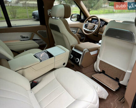 Черный Ленд Ровер Рендж Ровер, объемом двигателя 4.39 л и пробегом 13 тыс. км за 290000 $, фото 49 на Automoto.ua