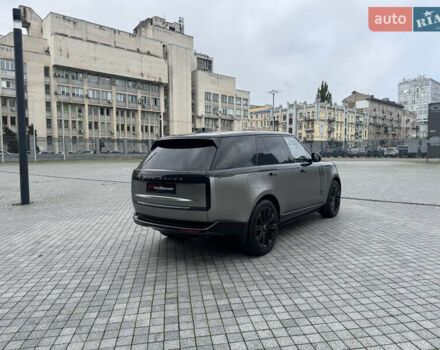 Ленд Ровер Рендж Ровер 2024 в Киеве на Automoto.ua Черный Ленд Ровер Рендж Ровер, объемом двигателя 4.39 л и пробегом 57 тыс. км за 205000 $, фото 6 на Automoto.ua