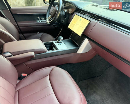 Чорний Ленд Ровер Рендж Ровер, об'ємом двигуна 3 л та пробігом 17 тис. км за 215000 $, фото 4 на Automoto.ua