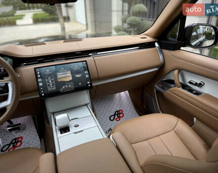 Черный Ленд Ровер Рендж Ровер, объемом двигателя 4.39 л и пробегом 13 тыс. км за 290000 $, фото 61 на Automoto.ua