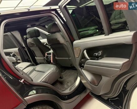 Чорний Ленд Ровер Рендж Ровер, об'ємом двигуна 4.4 л та пробігом 28 тис. км за 277700 $, фото 44 на Automoto.ua