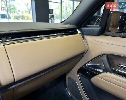 Чорний Ленд Ровер Рендж Ровер, об'ємом двигуна 3 л та пробігом 6 тис. км за 219000 $, фото 37 на Automoto.ua