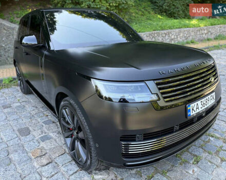 Ленд Ровер Рендж Ровер 2024 в Киеве на Automoto.ua Черный Ленд Ровер Рендж Ровер, объемом двигателя 4.39 л и пробегом 23 тыс. км за 295000 $, фото 3 на Automoto.ua
