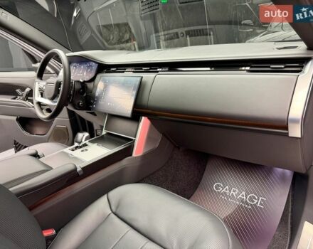 Чорний Ленд Ровер Рендж Ровер, об'ємом двигуна 4.4 л та пробігом 28 тис. км за 277700 $, фото 59 на Automoto.ua