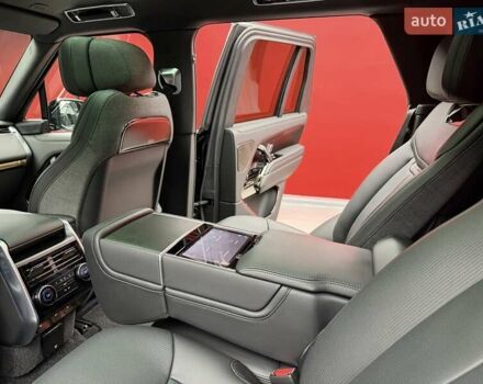 Чорний Ленд Ровер Рендж Ровер, об'ємом двигуна 4.4 л та пробігом 26 тис. км за 285000 $, фото 43 на Automoto.ua