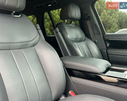 Чорний Ленд Ровер Рендж Ровер, об'ємом двигуна 4.4 л та пробігом 25 тис. км за 165000 $, фото 14 на Automoto.ua