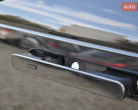 Черный Ленд Ровер Рендж Ровер, объемом двигателя 3 л и пробегом 1 тыс. км за 246811 $, фото 18 на Automoto.ua