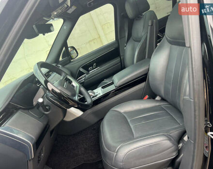 Чорний Ленд Ровер Рендж Ровер, об'ємом двигуна 4.4 л та пробігом 25 тис. км за 165000 $, фото 26 на Automoto.ua