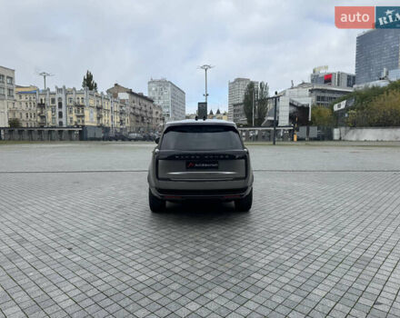Ленд Ровер Рендж Ровер 2024 в Киеве на Automoto.ua Черный Ленд Ровер Рендж Ровер, объемом двигателя 4.39 л и пробегом 57 тыс. км за 205000 $, фото 5 на Automoto.ua