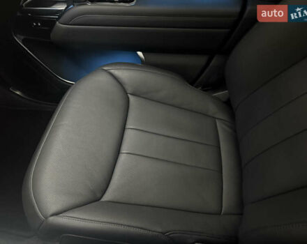 Чорний Ленд Ровер Рендж Ровер, об'ємом двигуна 4.4 л та пробігом 25 тис. км за 165000 $, фото 11 на Automoto.ua