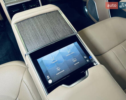 Чорний Ленд Ровер Рендж Ровер, об'ємом двигуна 3 л та пробігом 6 тис. км за 219000 $, фото 65 на Automoto.ua