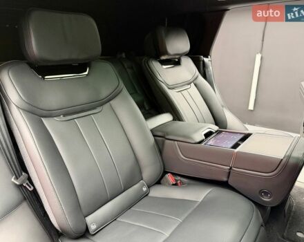 Чорний Ленд Ровер Рендж Ровер, об'ємом двигуна 4.4 л та пробігом 28 тис. км за 277700 $, фото 47 на Automoto.ua