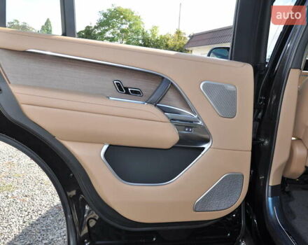 Черный Ленд Ровер Рендж Ровер, объемом двигателя 3 л и пробегом 1 тыс. км за 246811 $, фото 43 на Automoto.ua