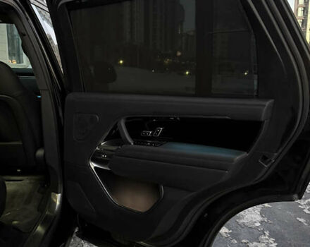 Чорний Ленд Ровер Рендж Ровер, об'ємом двигуна 4.39 л та пробігом 8 тис. км за 190000 $, фото 30 на Automoto.ua