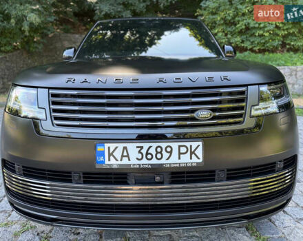 Ленд Ровер Рендж Ровер 2024 в Киеве на Automoto.ua Черный Ленд Ровер Рендж Ровер, объемом двигателя 4.39 л и пробегом 23 тыс. км за 295000 $, фото 7 на Automoto.ua
