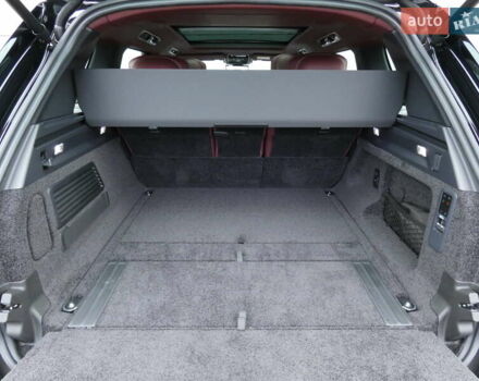 Ленд Ровер Рендж Ровер 2025 в Киеве на Automoto.ua Черный Ленд Ровер Рендж Ровер, объемом двигателя 4.39 л и пробегом 10 тыс. км за 234570 $, фото 8 на Automoto.ua