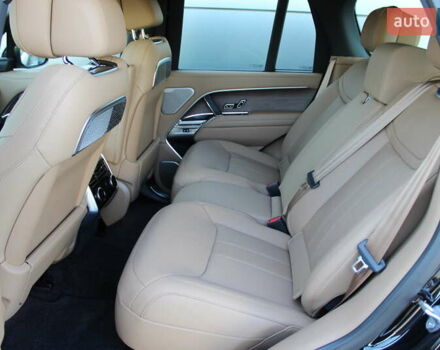 Чорний Ленд Ровер Рендж Ровер, об'ємом двигуна 3 л та пробігом 3 тис. км за 218445 $, фото 11 на Automoto.ua