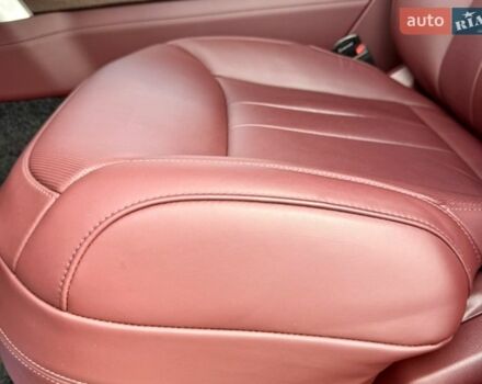 Чорний Ленд Ровер Рендж Ровер, об'ємом двигуна 3 л та пробігом 20 тис. км за 215000 $, фото 21 на Automoto.ua