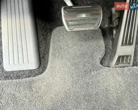 Чорний Ленд Ровер Рендж Ровер, об'ємом двигуна 3 л та пробігом 20 тис. км за 215000 $, фото 20 на Automoto.ua