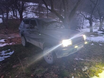 Чорний Ленд Ровер Рендж Ровер, об'ємом двигуна 4 л та пробігом 380 тис. км за 6000 $, фото 1 на Automoto.ua