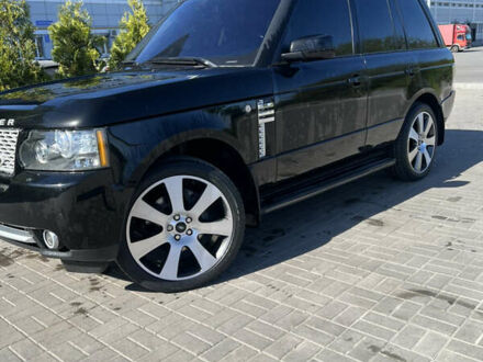Черный Ленд Ровер Рендж Ровер, объемом двигателя 4.2 л и пробегом 250 тыс. км за 15000 $, фото 1 на Automoto.ua