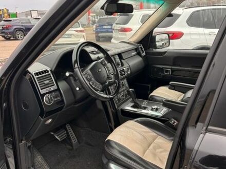 Черный Ленд Ровер Рендж Ровер, объемом двигателя 5 л и пробегом 247 тыс. км за 27000 $, фото 1 на Automoto.ua