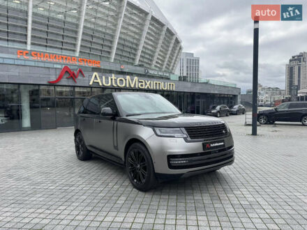Ленд Ровер Рендж Ровер 2024 в Киеве на Automoto.ua Черный Ленд Ровер Рендж Ровер, объемом двигателя 4.39 л и пробегом 57 тыс. км за 205000 $, фото 1 на Automoto.ua