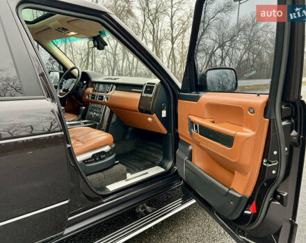 Коричневий Ленд Ровер Рендж Ровер, об'ємом двигуна 5 л та пробігом 226 тис. км за 16000 $, фото 18 на Automoto.ua