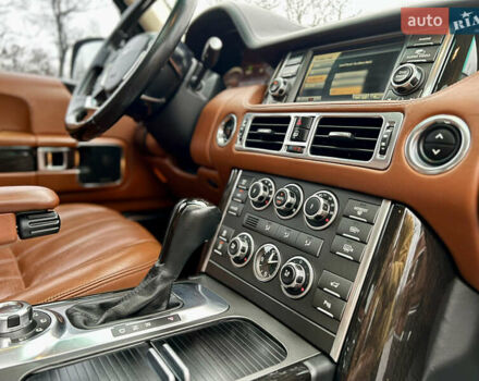 Коричневий Ленд Ровер Рендж Ровер, об'ємом двигуна 5 л та пробігом 226 тис. км за 16000 $, фото 20 на Automoto.ua