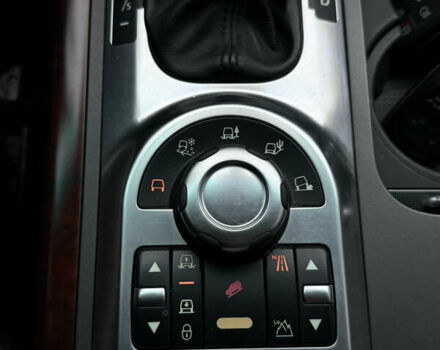 Коричневый Ленд Ровер Рендж Ровер, объемом двигателя 5 л и пробегом 207 тыс. км за 13700 $, фото 97 на Automoto.ua