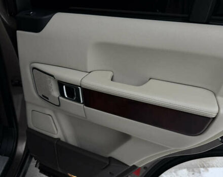 Коричневый Ленд Ровер Рендж Ровер, объемом двигателя 5 л и пробегом 207 тыс. км за 13700 $, фото 74 на Automoto.ua